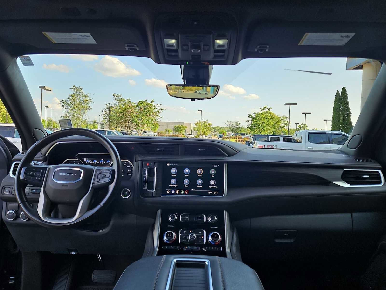 Used 2021 GMC Yukon XL Denali w/ Denali Premium Package image 16