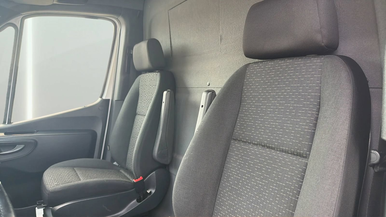 Used 2024 Mercedes-Benz eSprinter 170 Cargo image 17