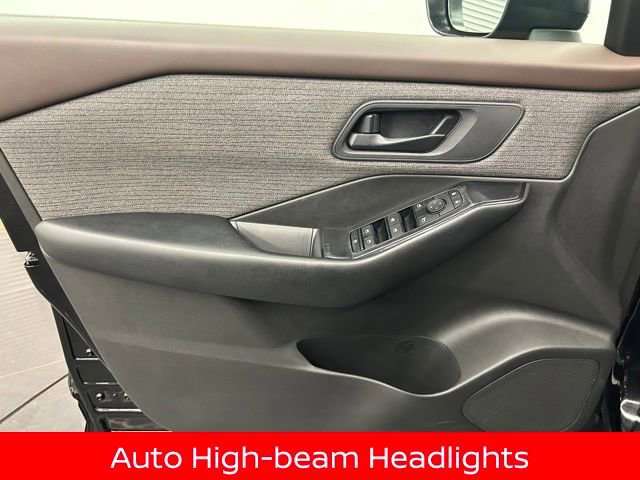 Used 2023 Nissan Rogue S image 13