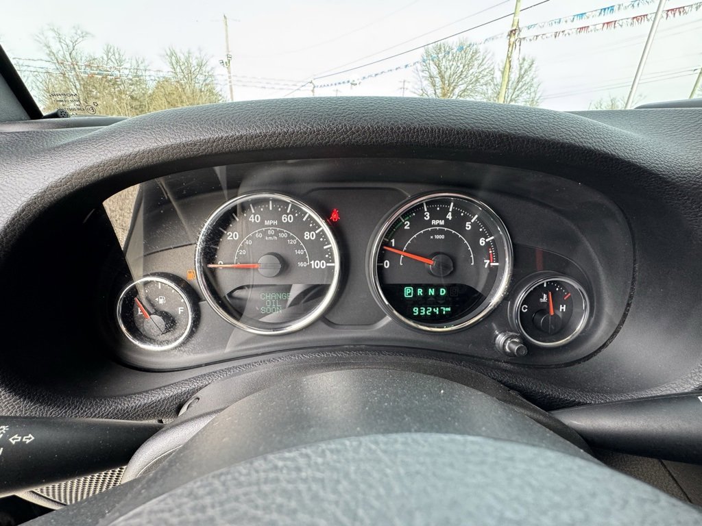 Used 2016 Jeep Wrangler Unlimited Sahara w/ Connectivity Group image 23