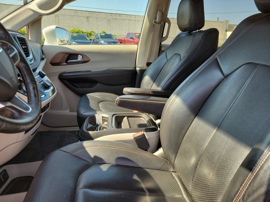 Used 2019 Chrysler Pacifica Touring-L FWD image 20