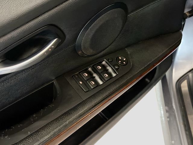 Used 2009 BMW 328i xDrive Sedan image 17