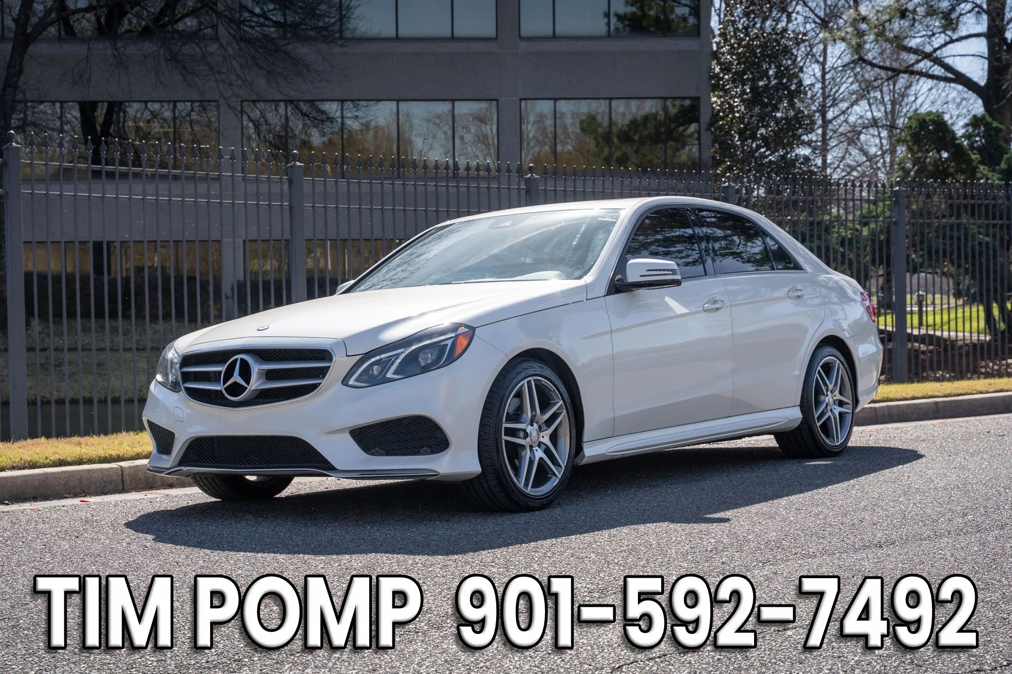 Used 2016 Mercedes-Benz E 400 Sedan w/ Lighting Package image 1