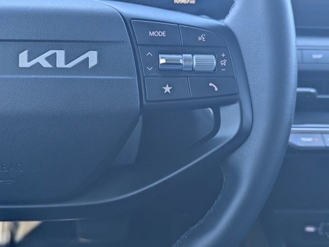 Used 2025 Kia K4 EX image 22