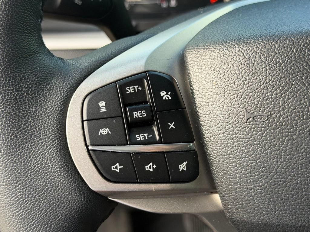 Used 2024 Ford Explorer XLT w/ Equipment Group 202A AWD/4WD image 31