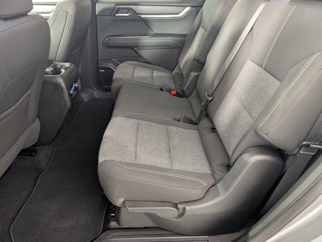 Used 2025 GMC Acadia Elevation image 27