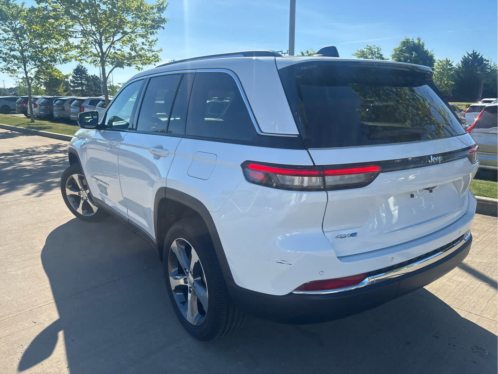 Used 2022 Jeep Grand Cherokee Limited 4xe AWD/4WD image 5