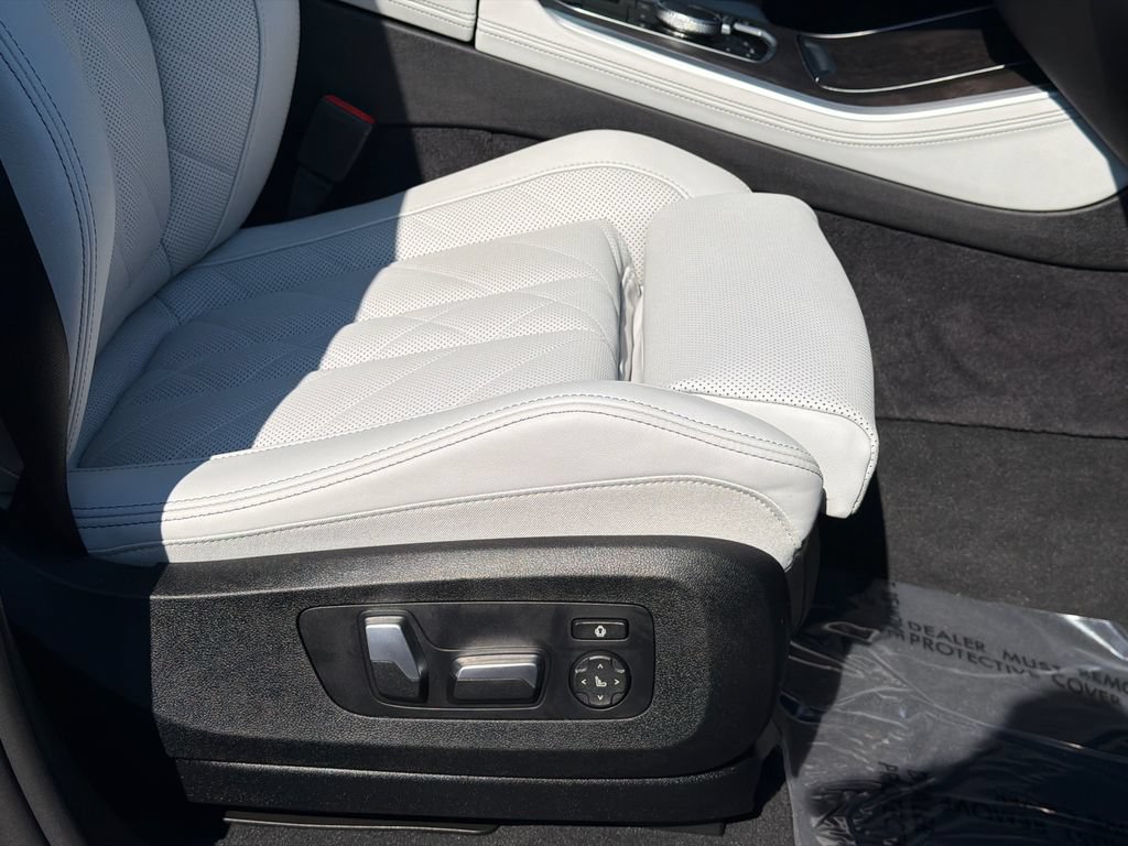 Used 2025 BMW X5 xDrive40i AWD/4WD image 11