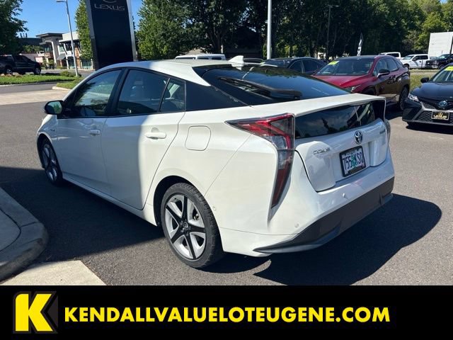 Used 2018 Toyota Prius Three Touring FWD image 5