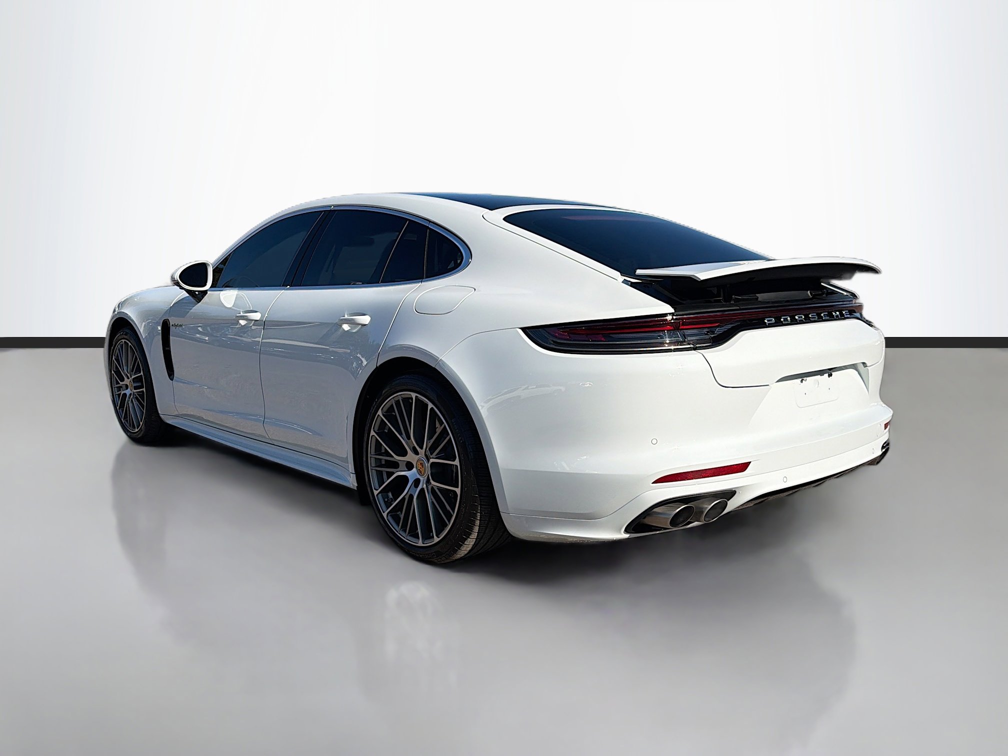 Used 2023 Porsche Panamera 4S w/ Premium Package image 5