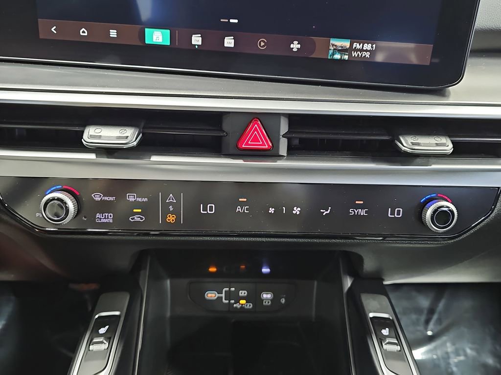 Used 2024 Kia Sorento S image 24