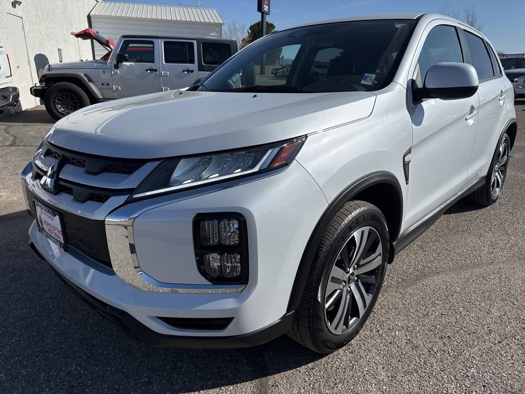 Used 2025 Mitsubishi Outlander Sport ES image 3