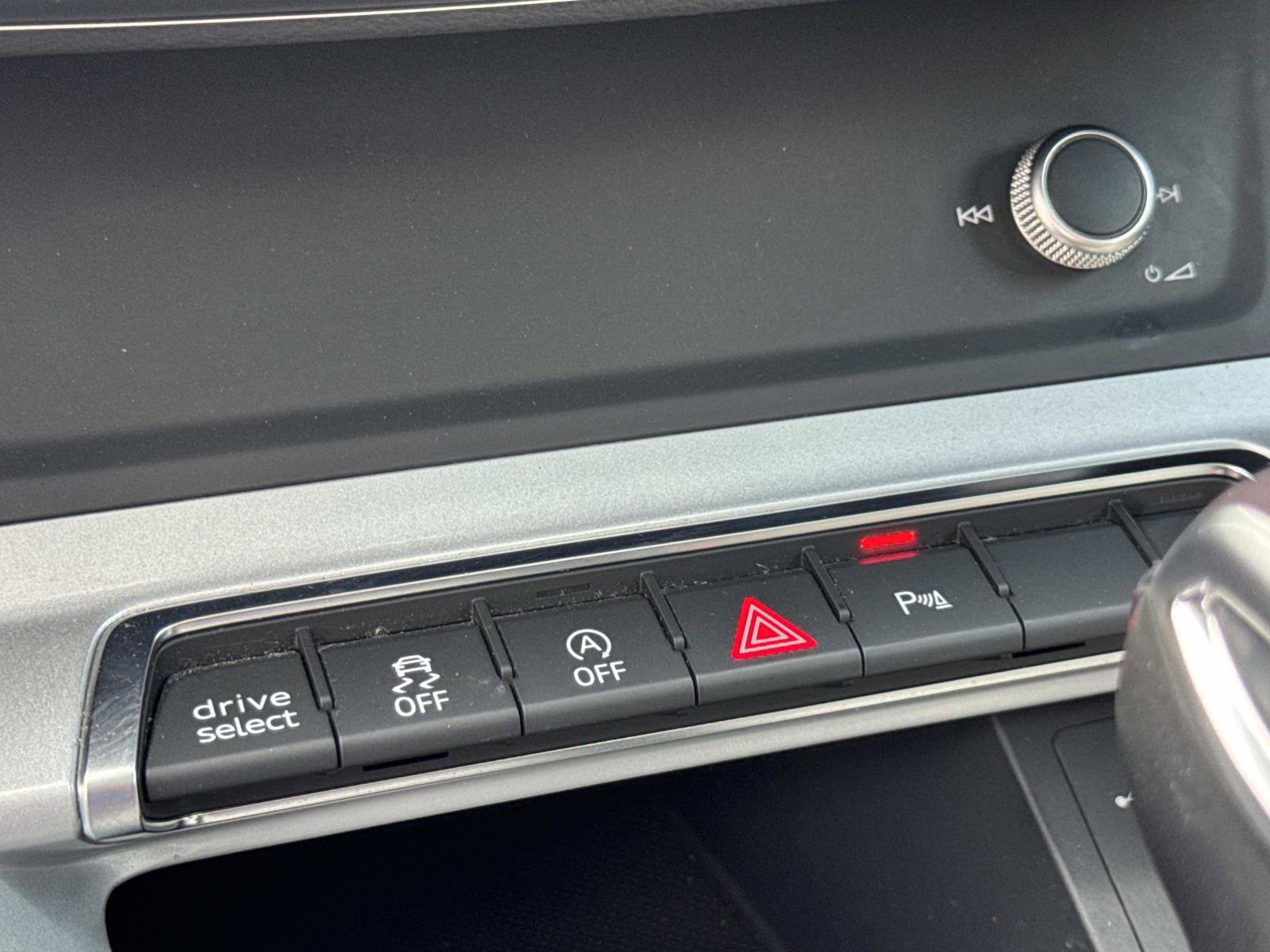 Used 2023 Audi Q3 2.0T Premium image 25