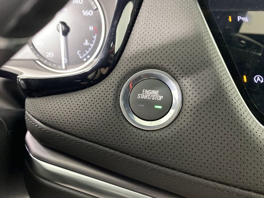 New 2025 Cadillac XT5 Luxury image 18