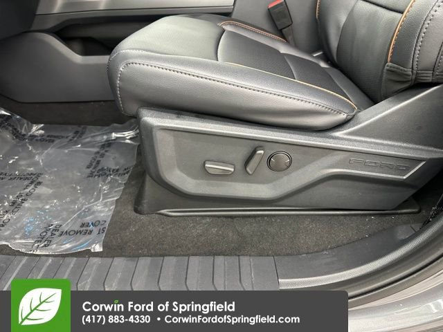 New 2026 Ford F350 Lariat w/ Black Appearance Package image 41