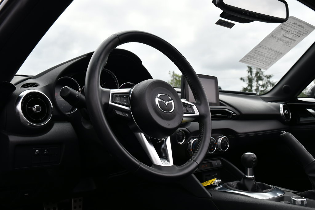 Used 2021 MAZDA MX-5 Miata RF Grand Touring RWD image 11