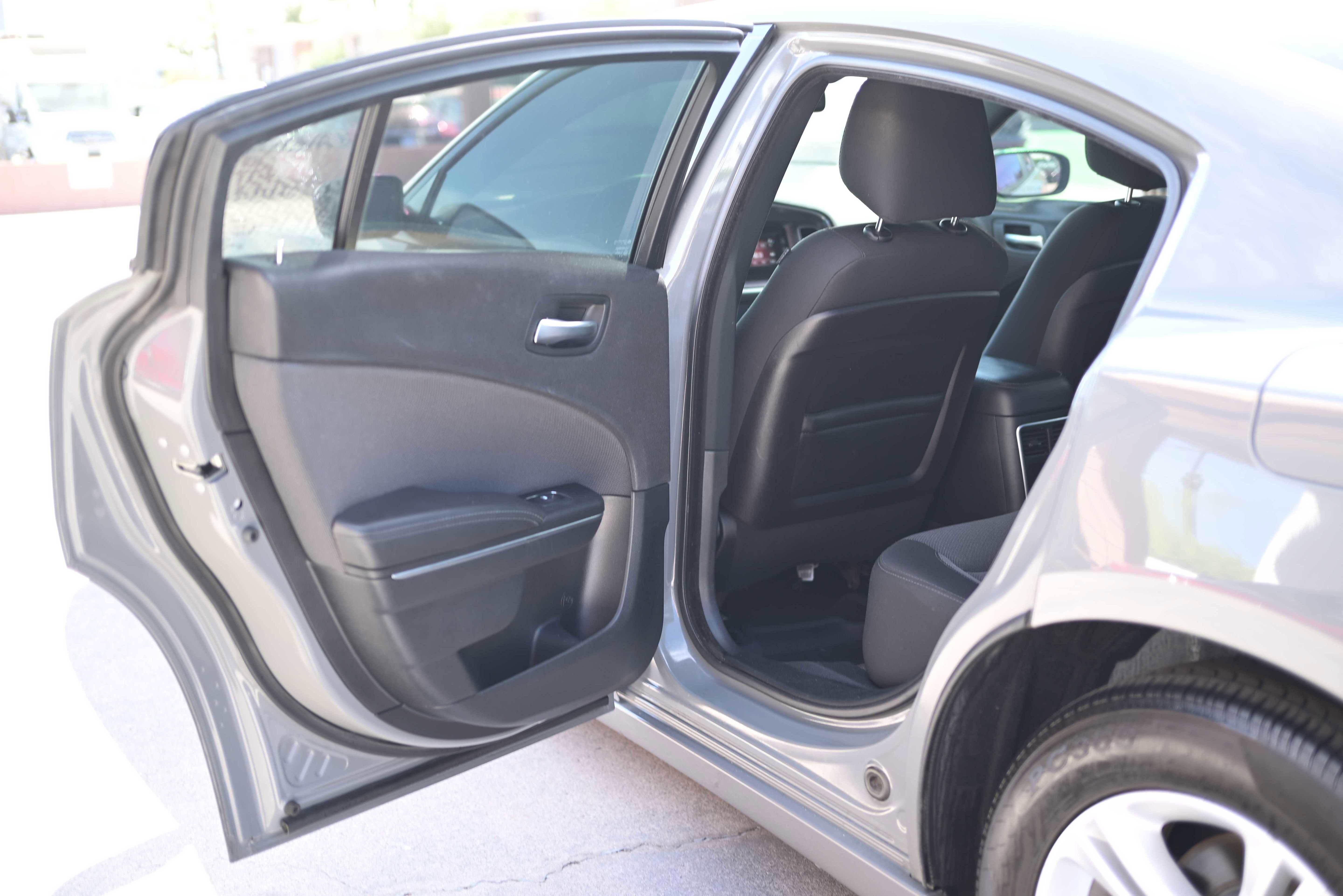 Used 2017 Dodge Charger SE image 11