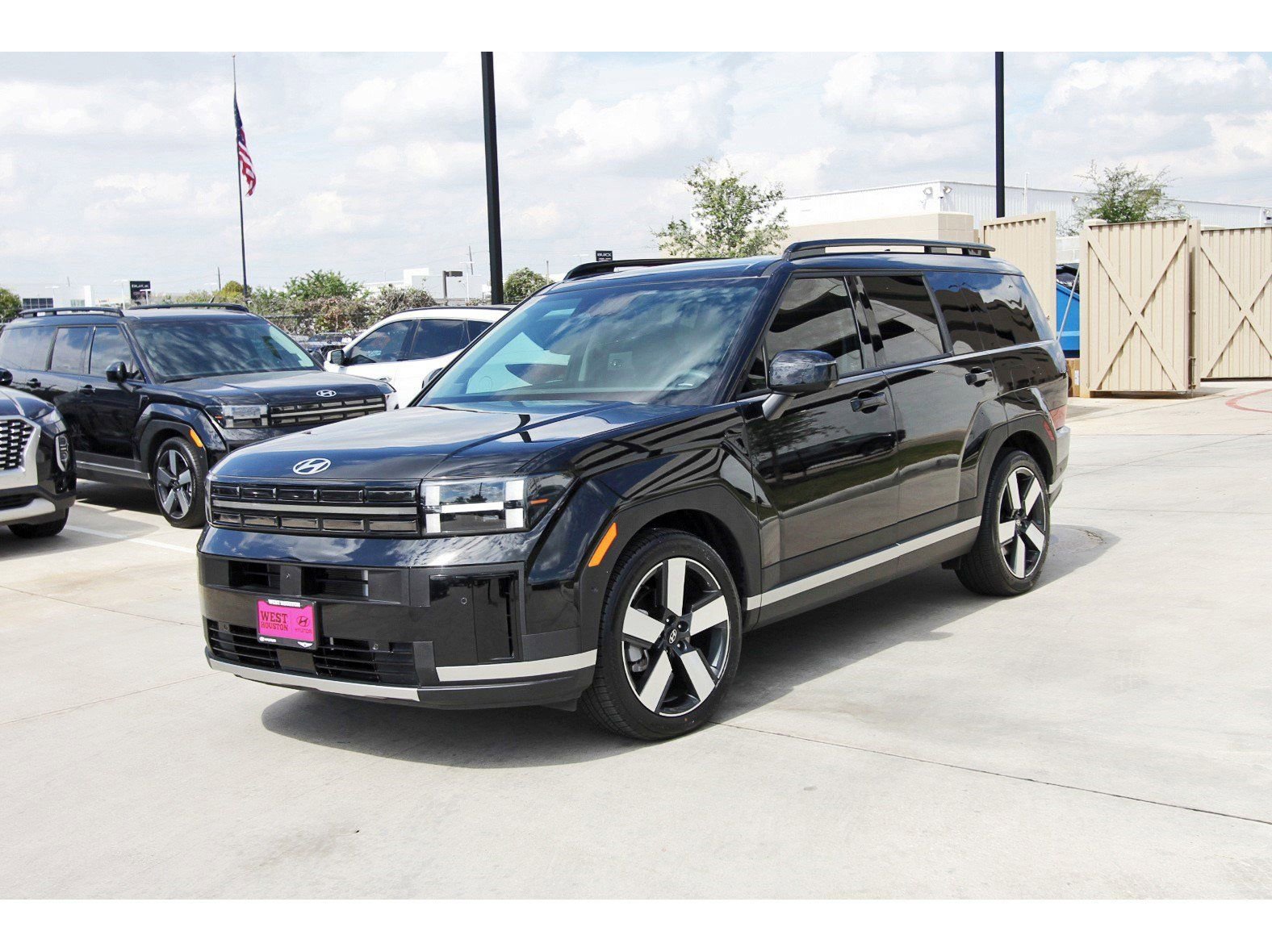 Used 2025 Hyundai Santa Fe Limited image 4