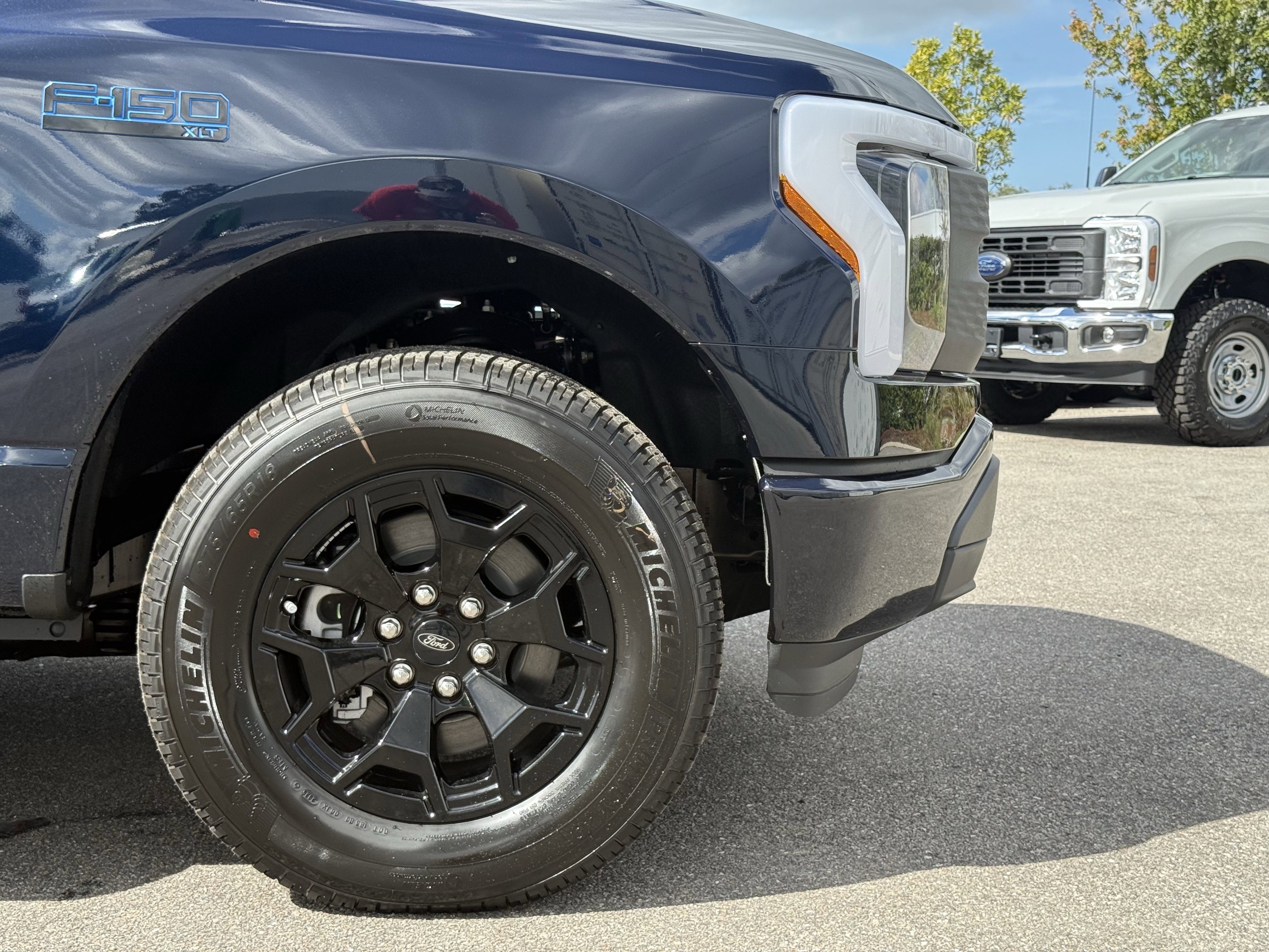 New 2025 Ford F150 Lightning XLT AWD/4WD image 12