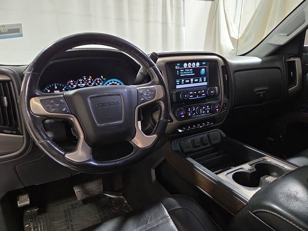 Used 2017 GMC Sierra 2500 Denali w/ Suspension Package, Off-Road AWD/4WD image 11