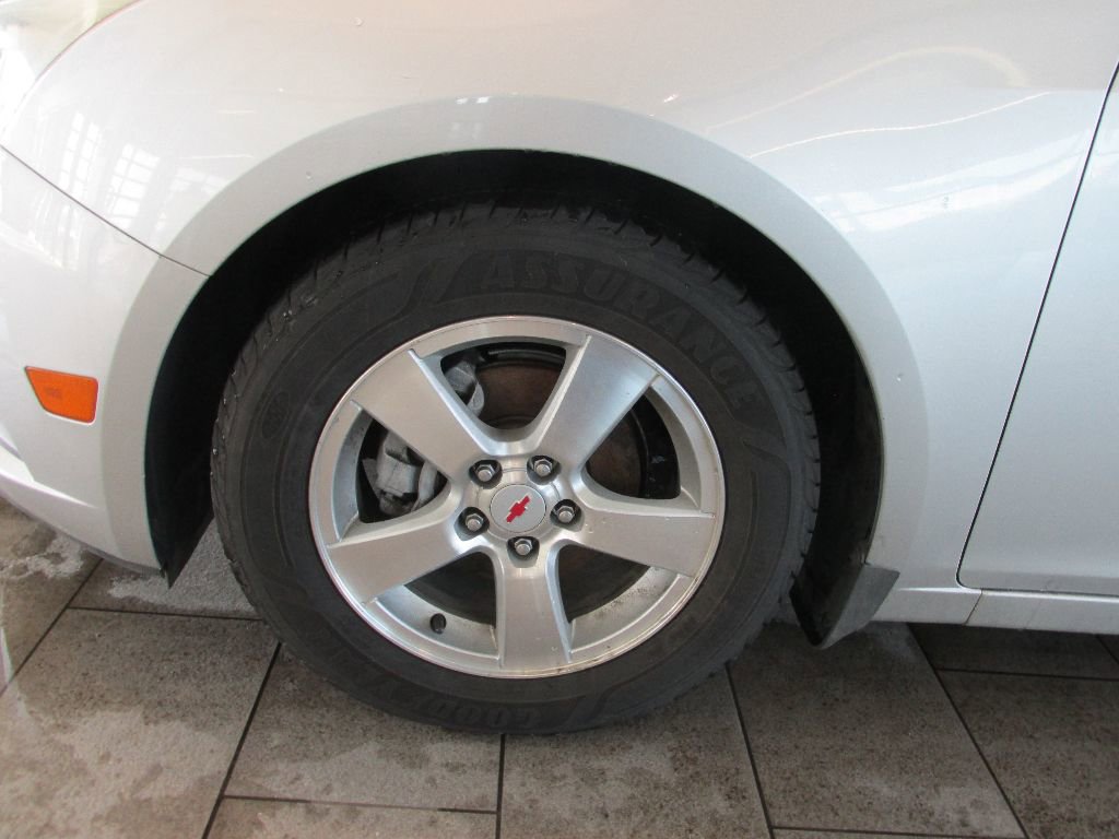 Used 2013 Chevrolet Cruze LT image 13