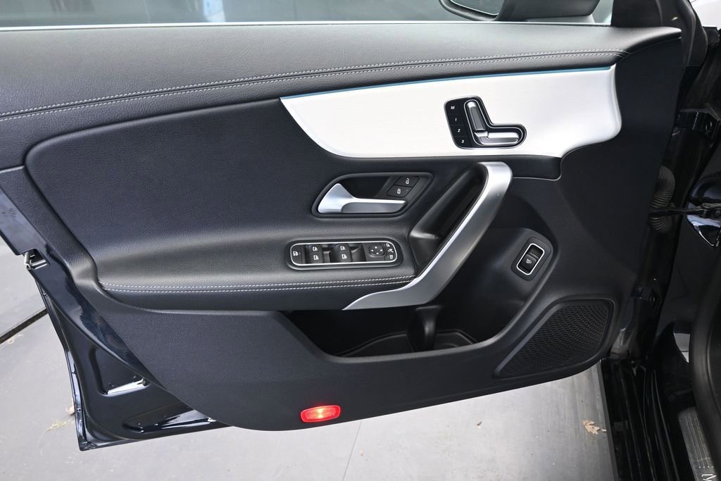 Used 2025 Mercedes-Benz CLA 250 4MATIC image 17