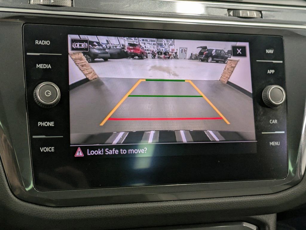 Certified 2021 Volkswagen Tiguan SEL image 15
