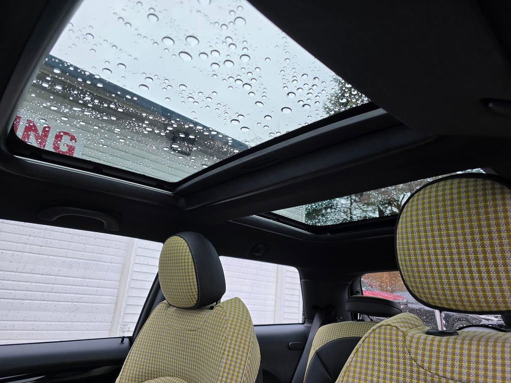 Used 2024 MINI Cooper SE w/ MINI Resolute Edition image 54