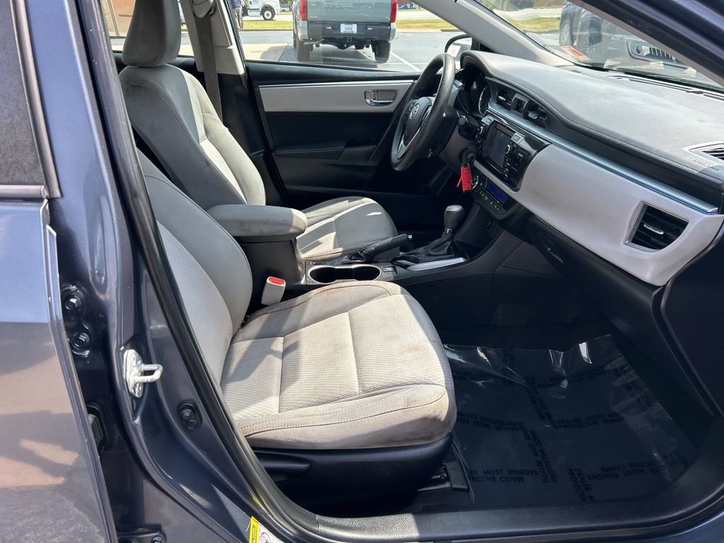 Used 2015 Toyota Corolla LE FWD image 18