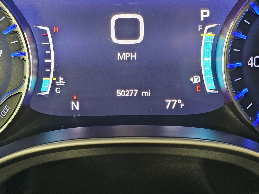 Used 2021 Chrysler Pacifica Touring-L w/ Uconnect Theater Family Group AWD/4WD image 25