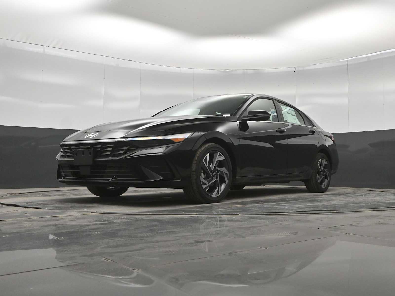 New 2026 Hyundai Elantra Limited FWD image 35