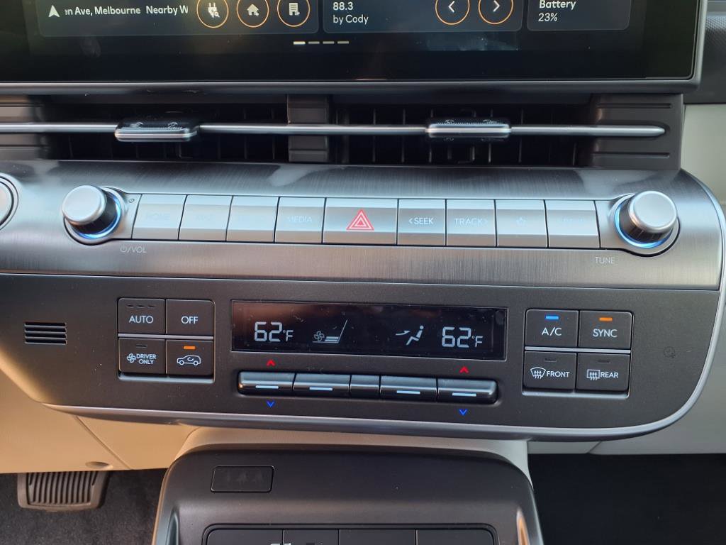 Used 2025 Hyundai Kona SEL image 22