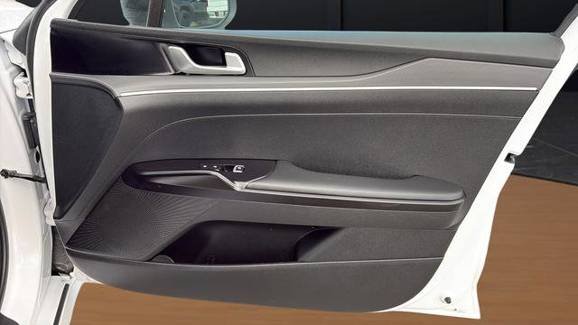 Used 2024 Kia K5 LXS image 14