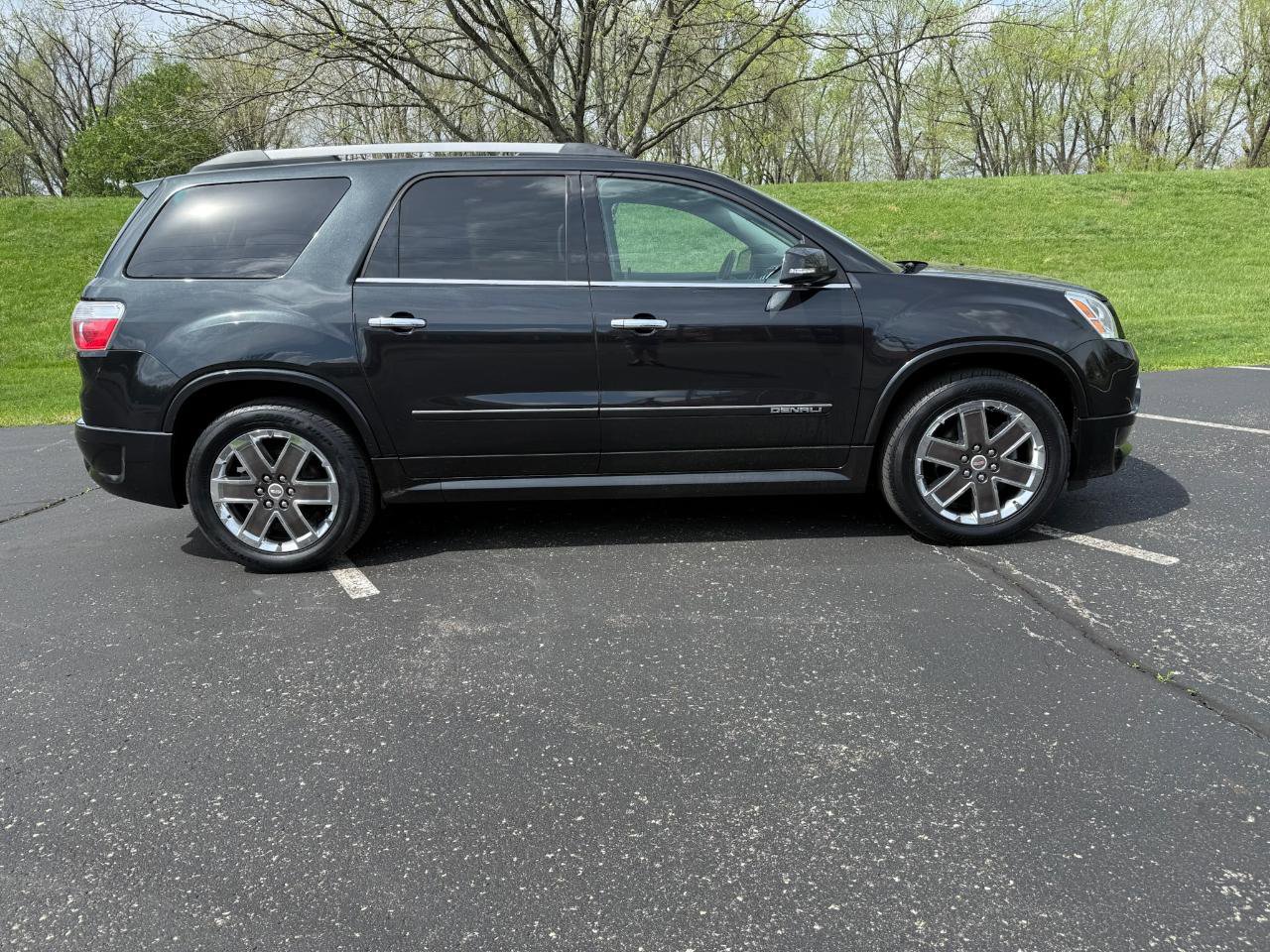 Used 2011 GMC Acadia Denali AWD/4WD image 2