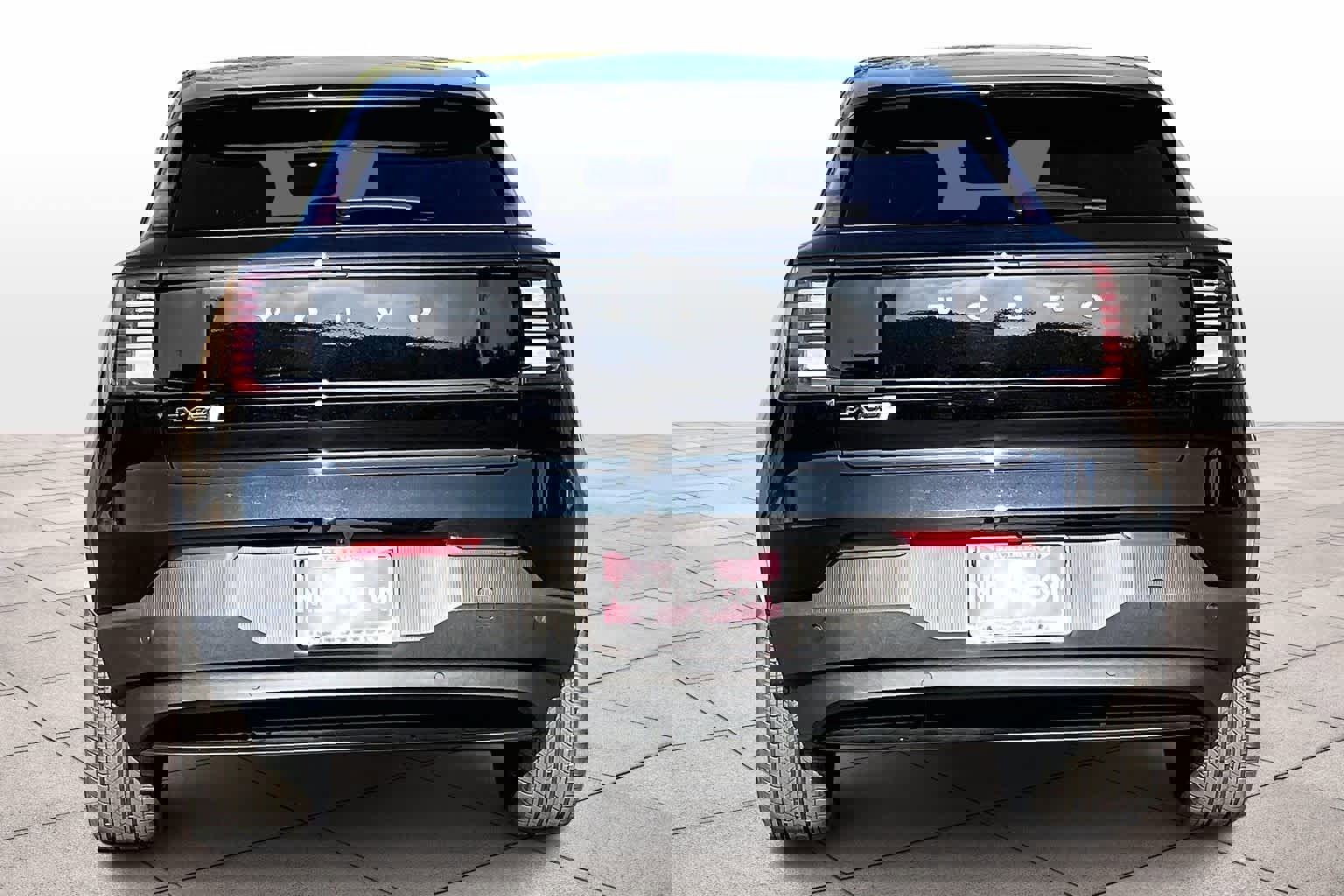 New 2025 Volvo EX30 Plus w/ Protection Package Premier image 6