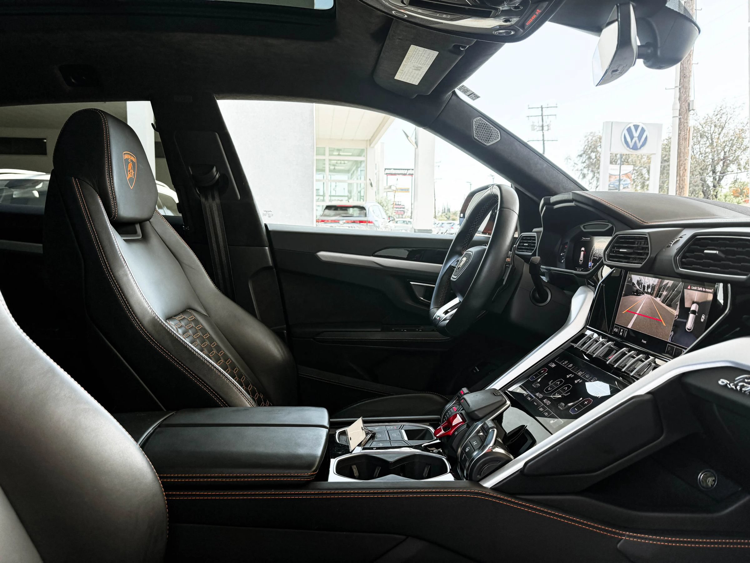 Used 2021 Lamborghini Urus AWD/4WD image 30