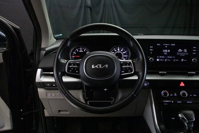 Used 2024 Kia Carnival LX image 23