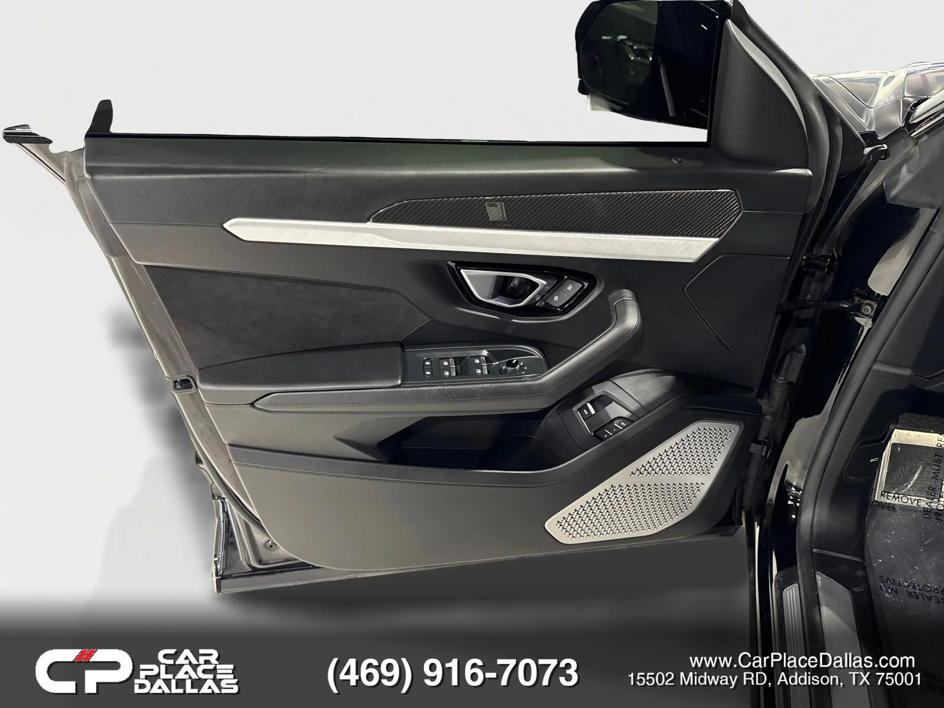 Used 2021 Lamborghini Urus AWD/4WD image 13