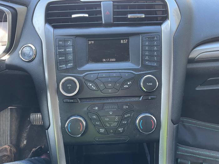 Used 2018 Ford Fusion SE image 35