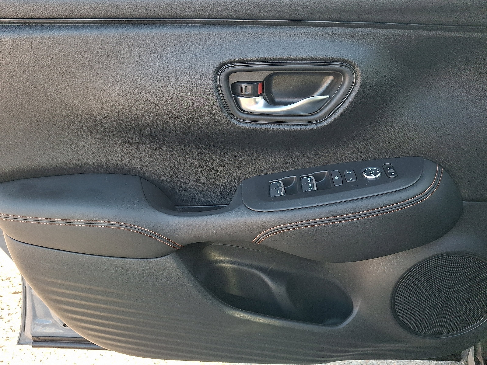 Used 2025 Honda HR-V Sport image 12