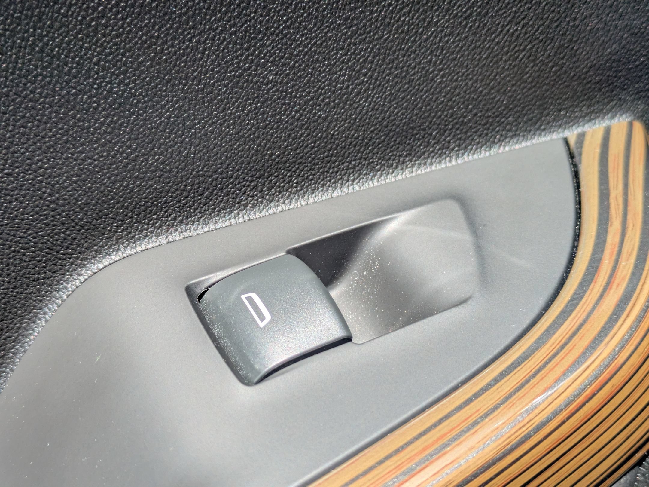 Used 2021 GMC Acadia SLE w/ Driver Convenience Package FWD image 25