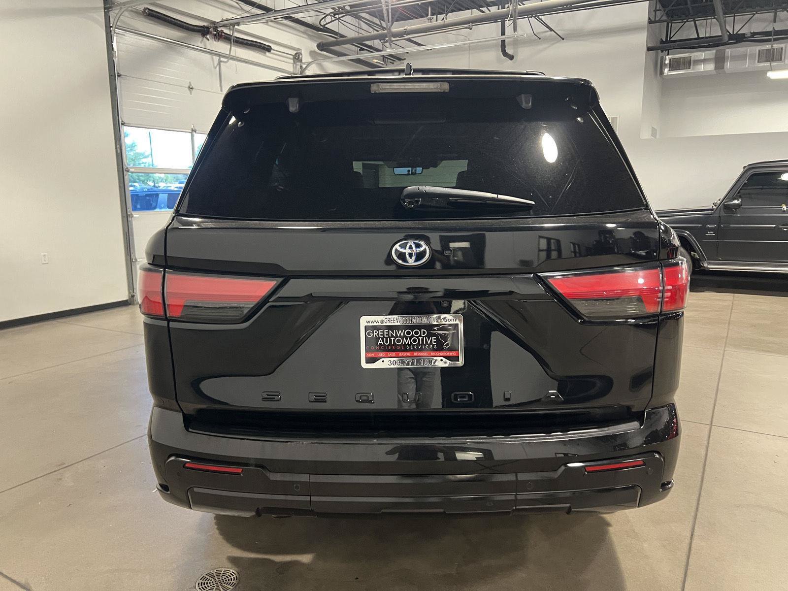 Used 2023 Toyota Sequoia Platinum AWD/4WD image 4