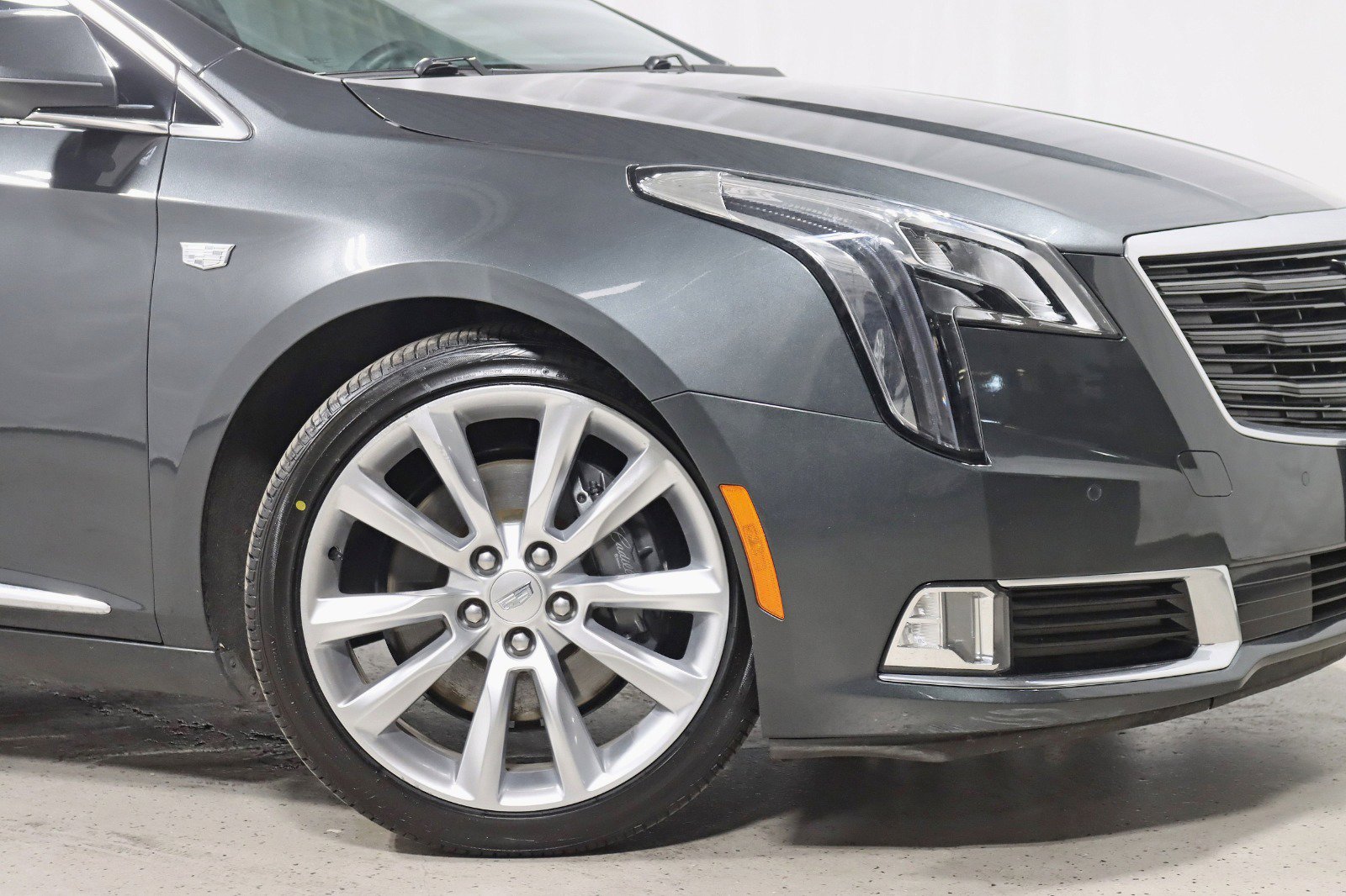 Used 2018 Cadillac XTS Vsport Platinum image 5