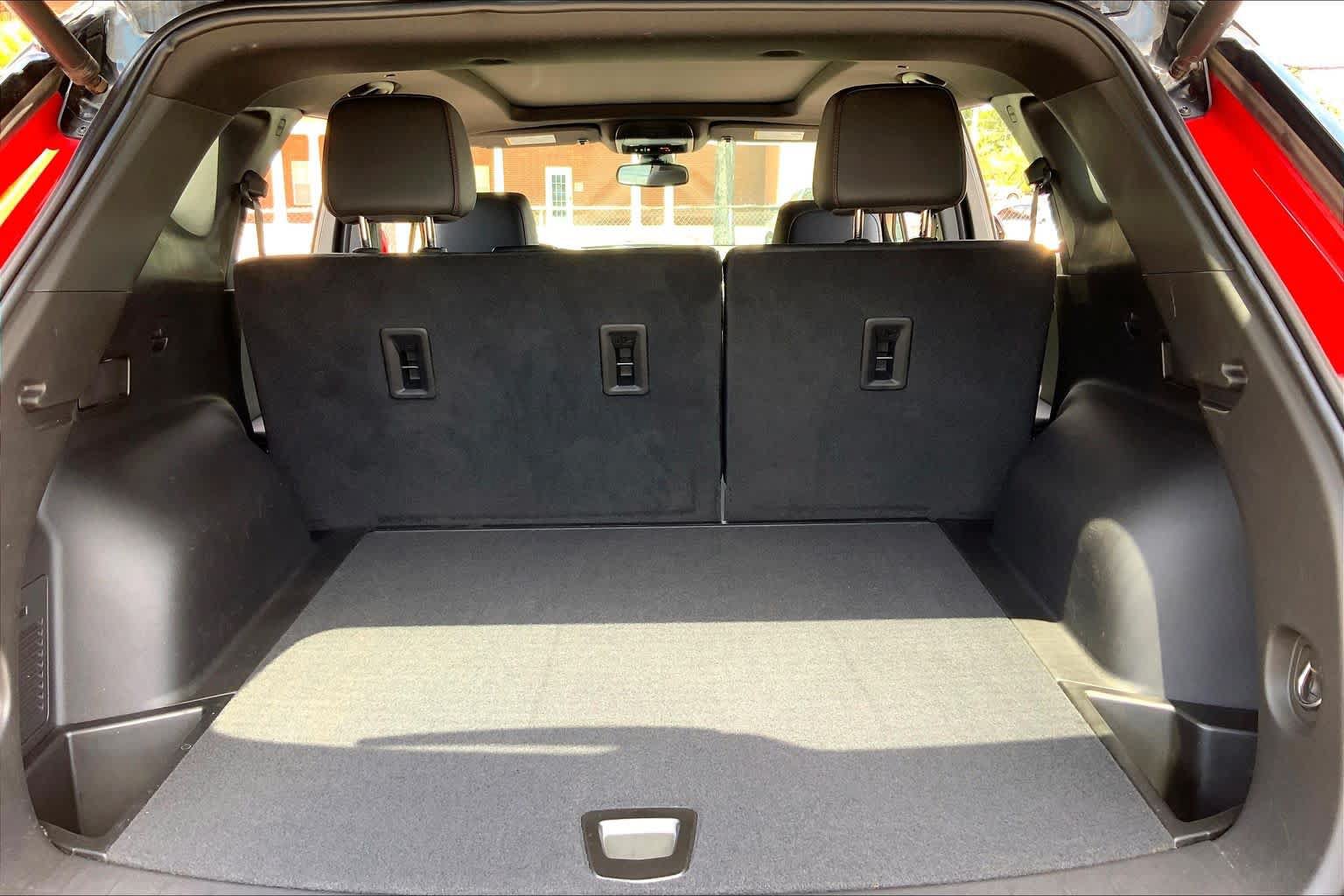 Used 2022 Chevrolet Blazer RS w/ Enhanced Convenience Package FWD image 34