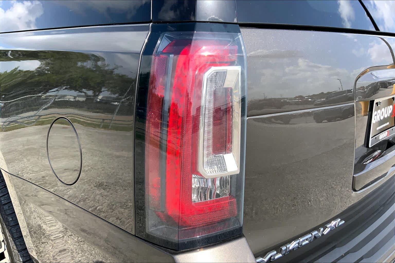Used 2020 GMC Yukon XL SLT w/ Premium Edition RWD image 28