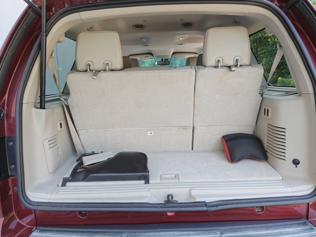 Used 2010 Lincoln Navigator 4WD image 24