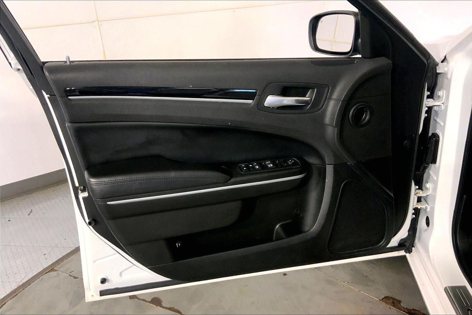 Used 2023 Chrysler 300 Touring w/ Sport Appearance Package RWD image 24