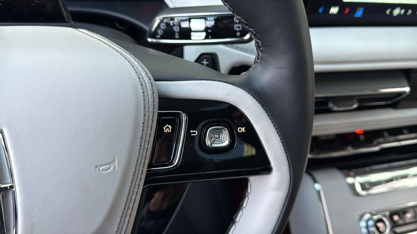 New 2026 Lincoln Aviator Reserve image 25