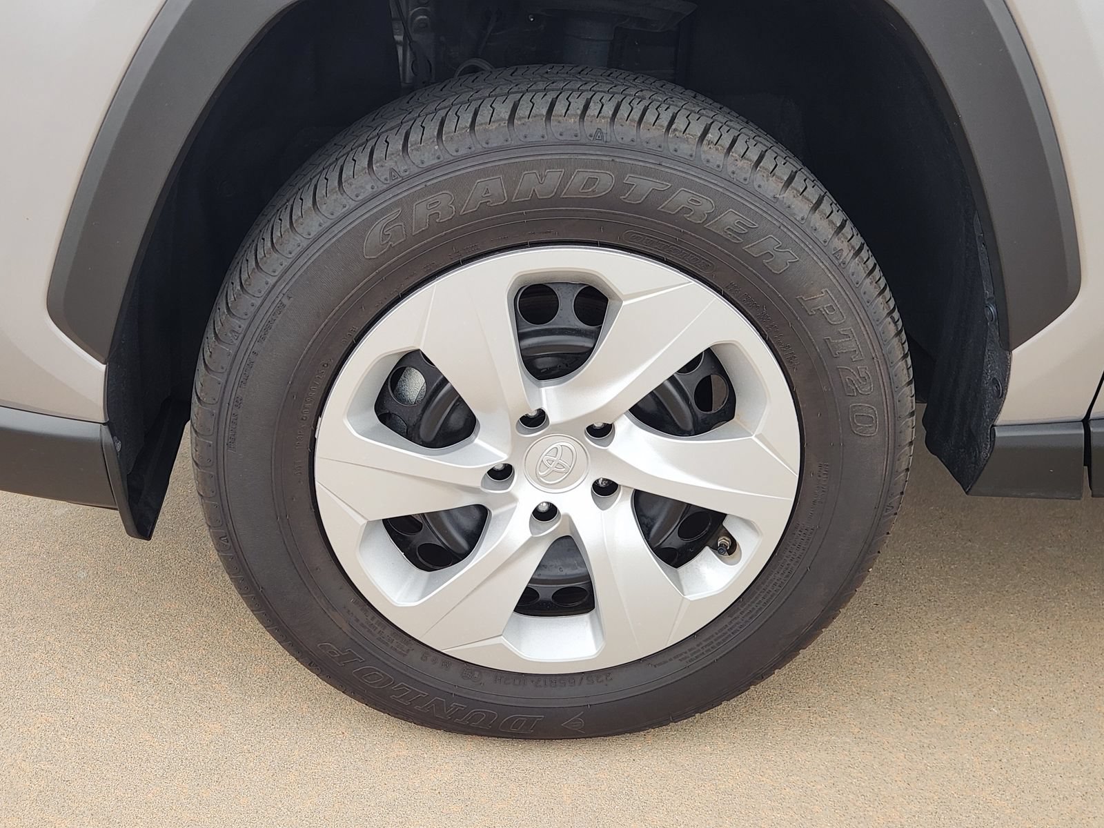 Used 2023 Toyota RAV4 XSE AWD/4WD image 14