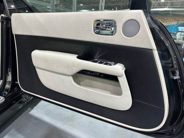 Used 2015 Rolls-Royce Wraith RWD image 50